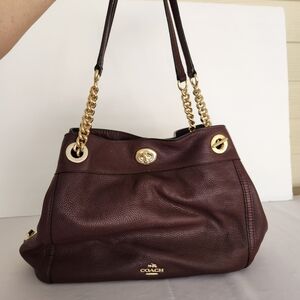 Coach Turnlock Edie Shoulder bag